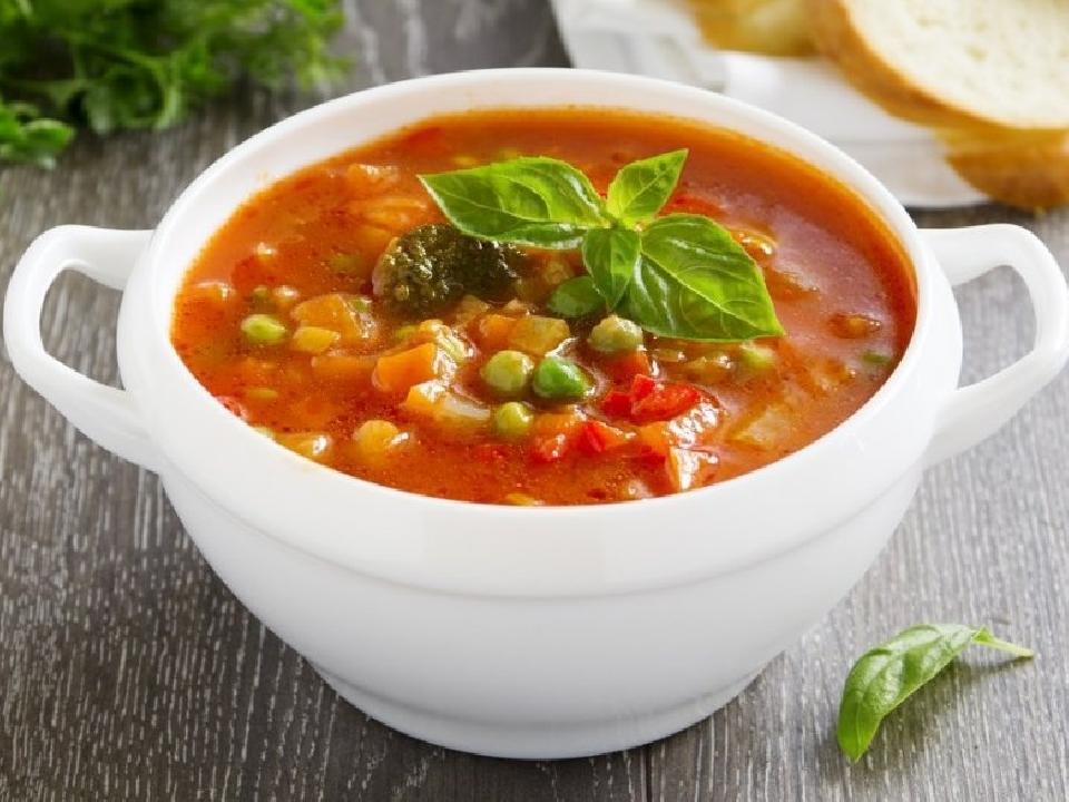 Minestrone su vištiena